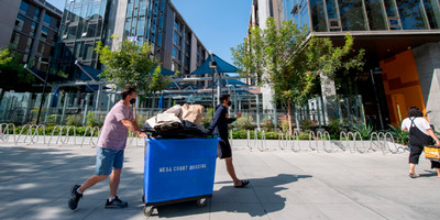 parents and family helping UCI student move into campus housing